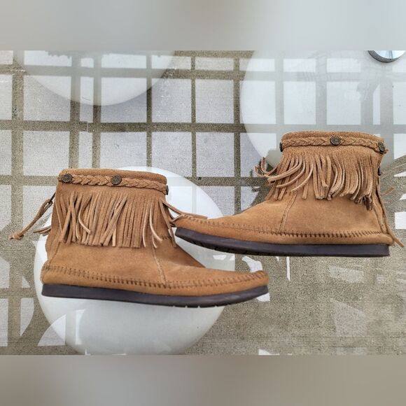Minnetonka Women's Hi Top Back Zip Boot Tan Size 10 - Picture 1 of 12
